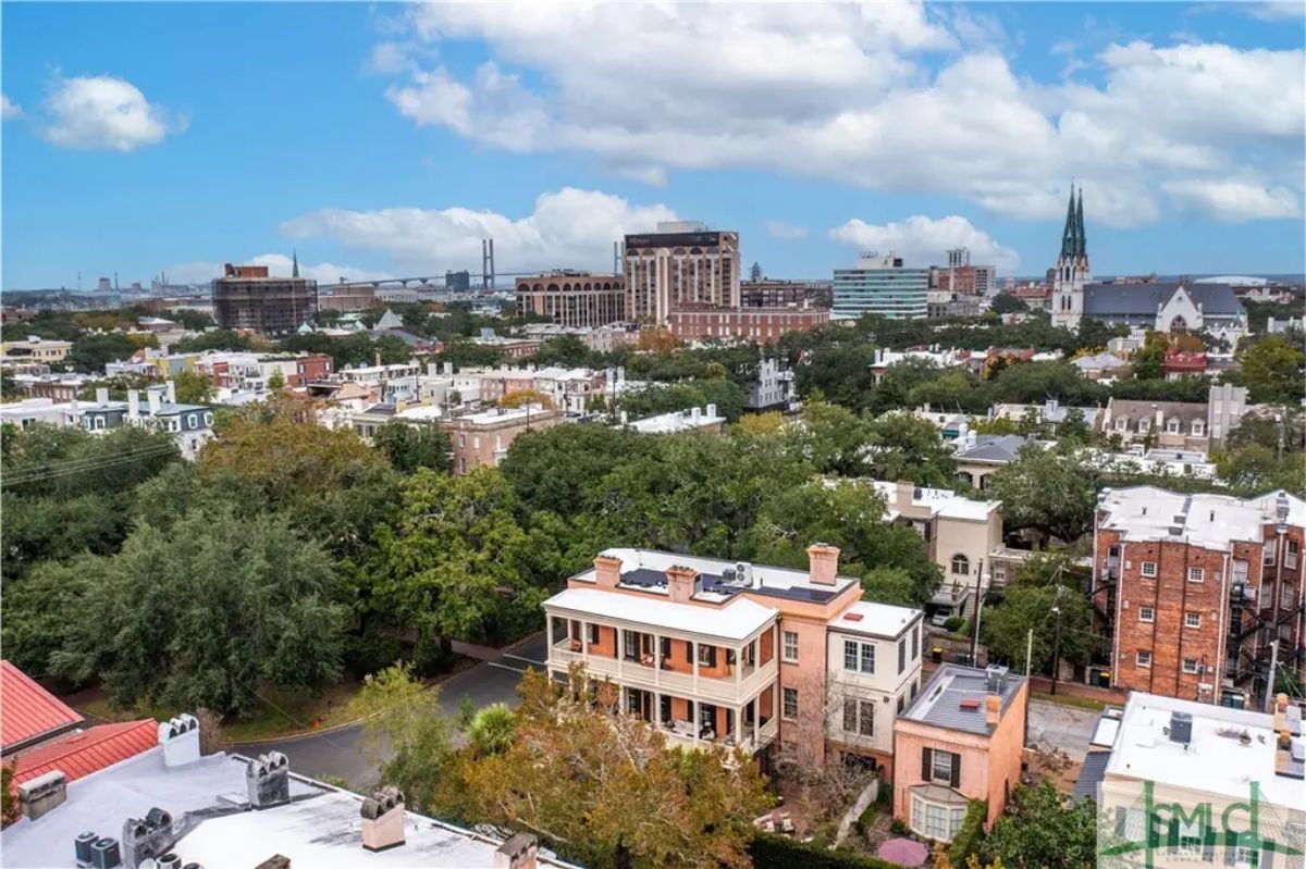 Panoramic view of Savannah’s Historic District showcasing its blend of greenery and architectural charm.